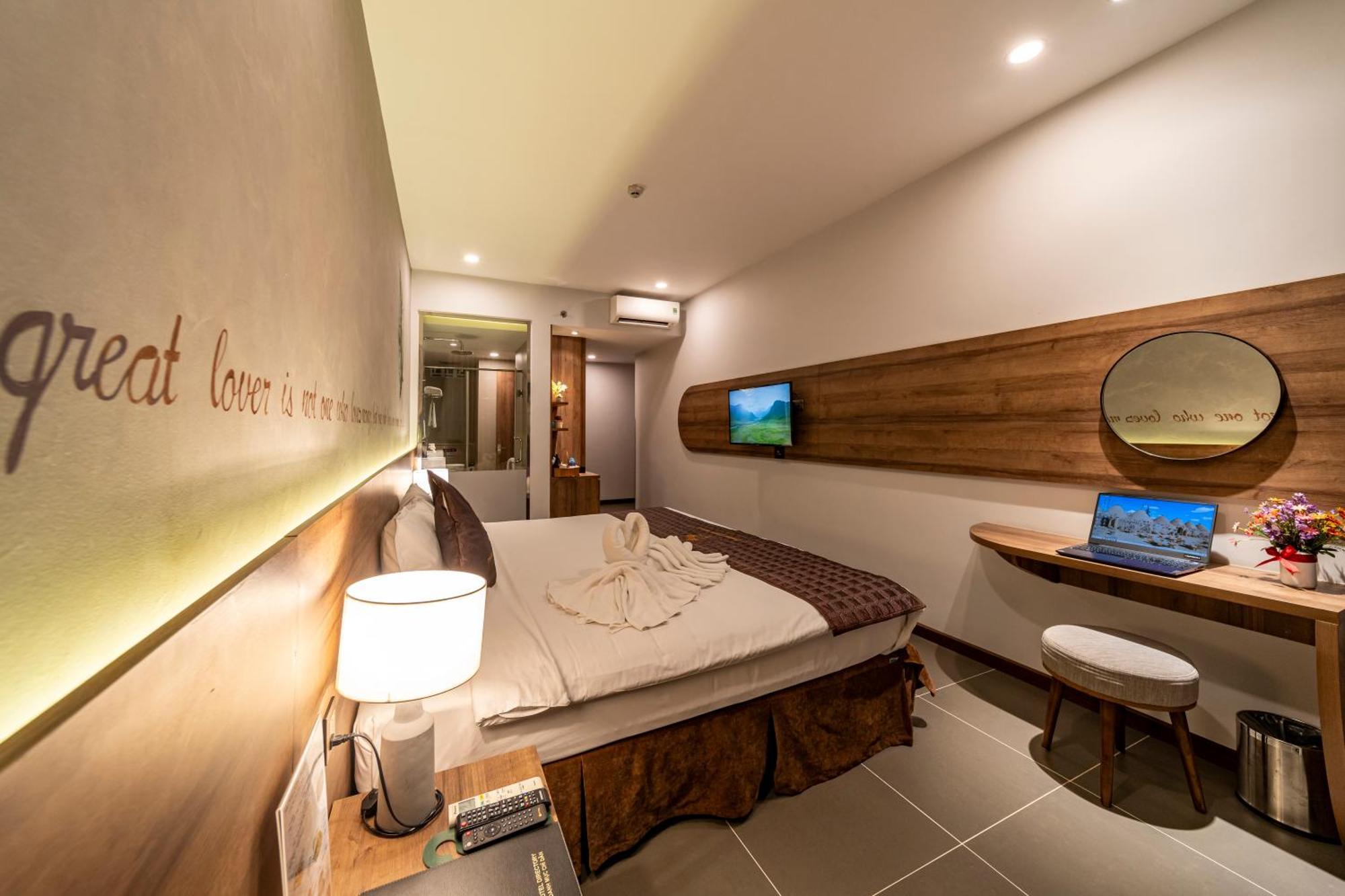 Thanh Long Hotel - Bach Dang Хошимин Екстериор снимка