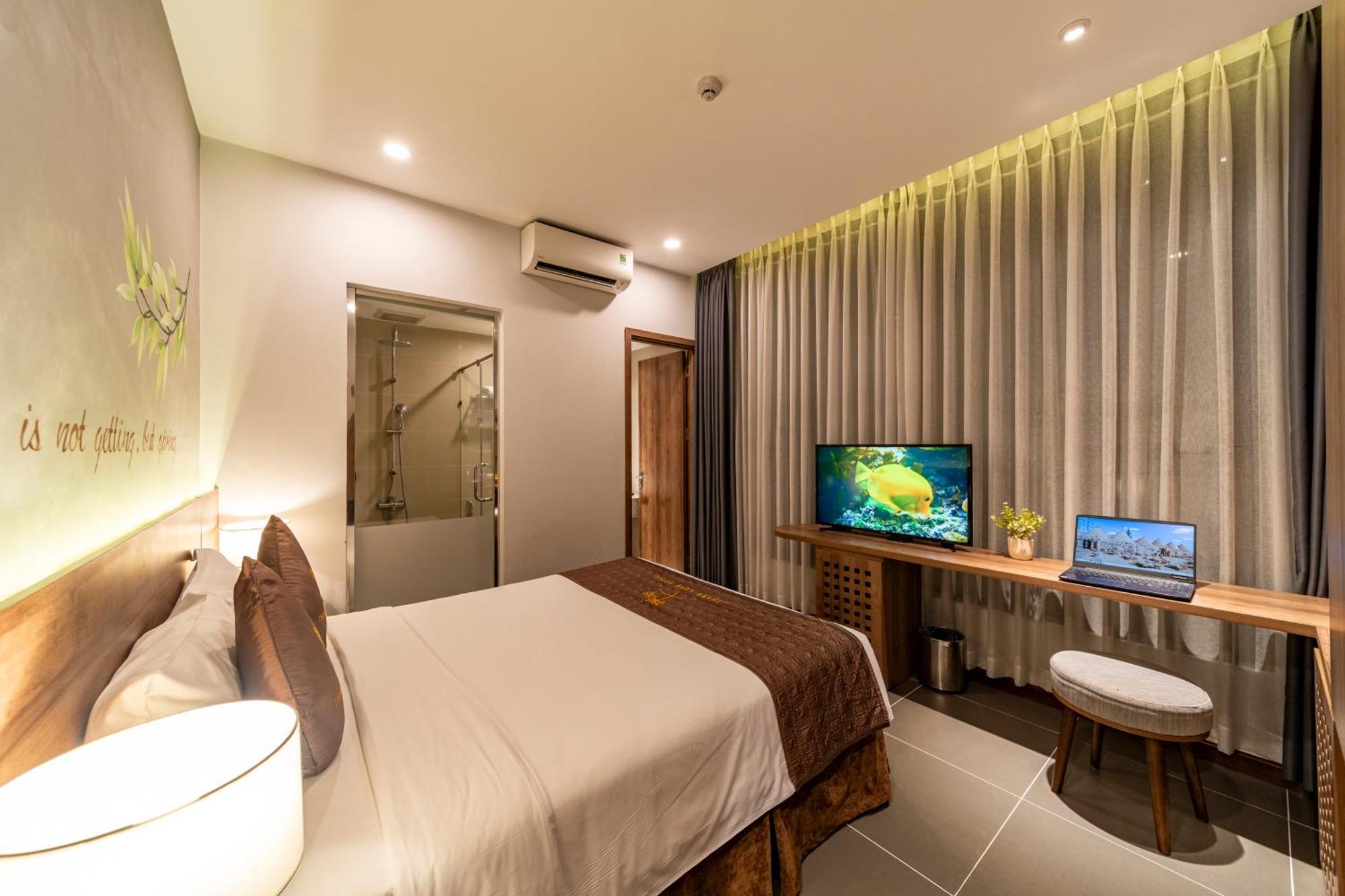 Thanh Long Hotel - Bach Dang Хошимин Екстериор снимка
